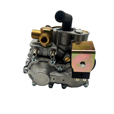 주문 알루미늄 합금 CNG 압력 조절기 AT04B CNG 절감기 26 MPa 입압 online manufacture